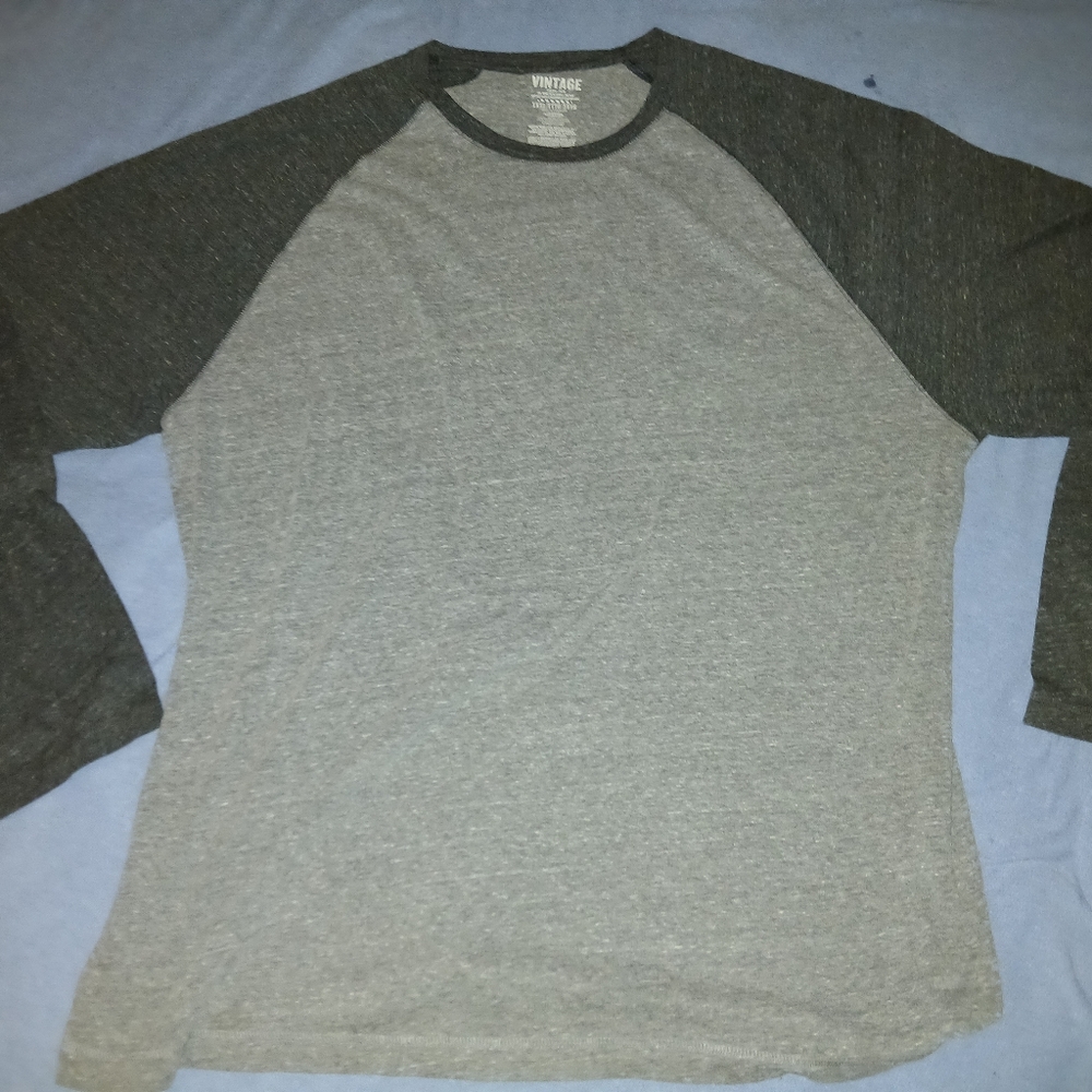 Old Navy Gray and Black Long Sleeve Tee